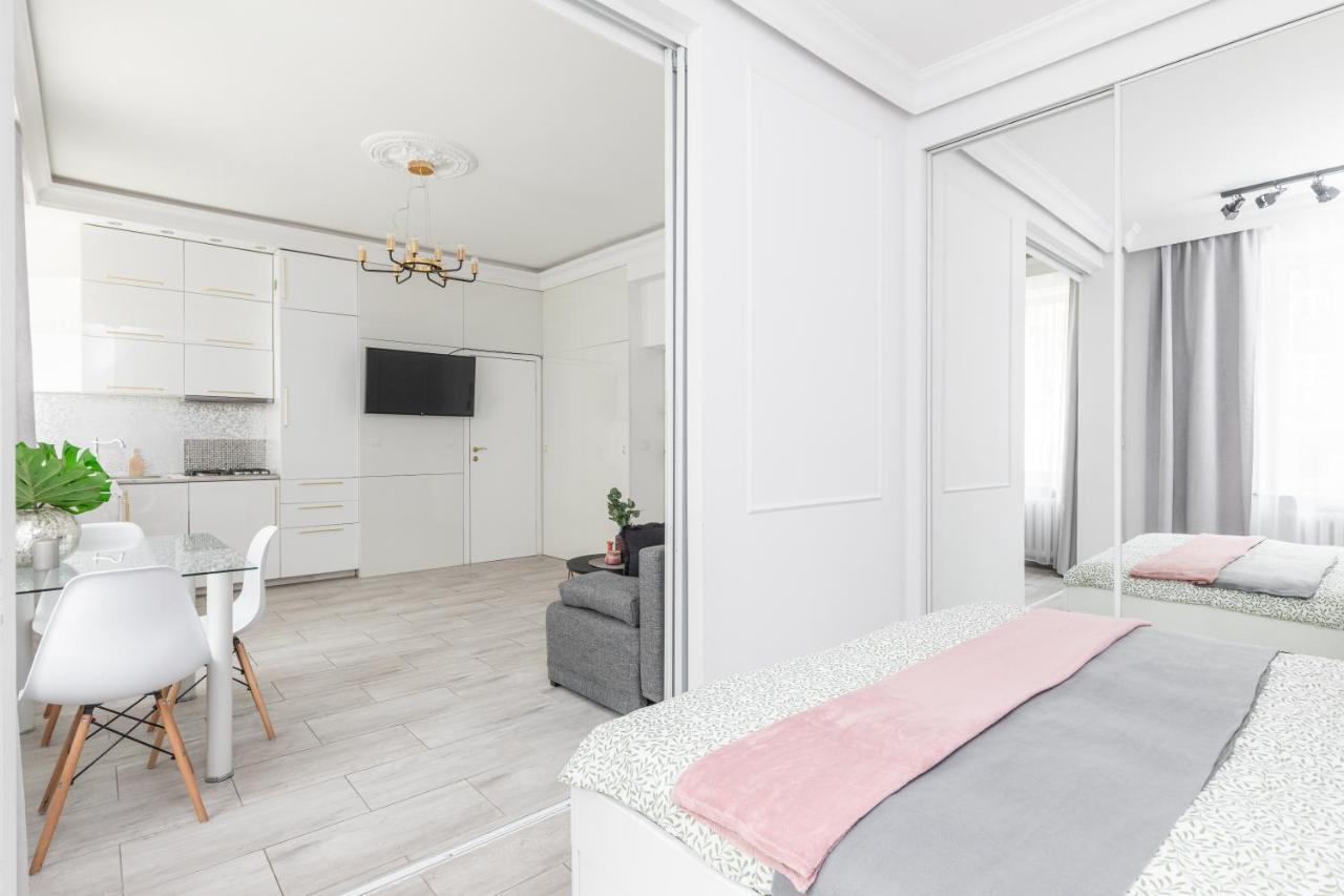 Superapart Chmielna 73A, City Center Варшава Екстериор снимка